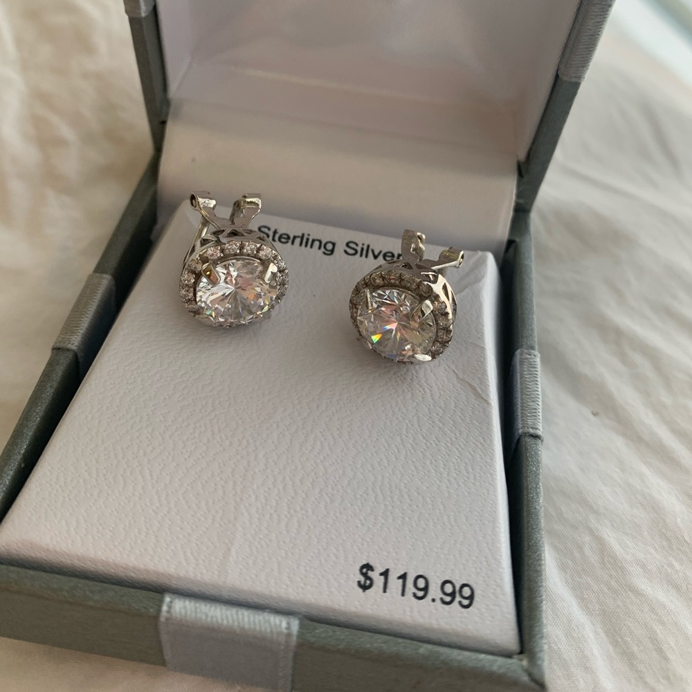 NWT Diamond Stud Earrings